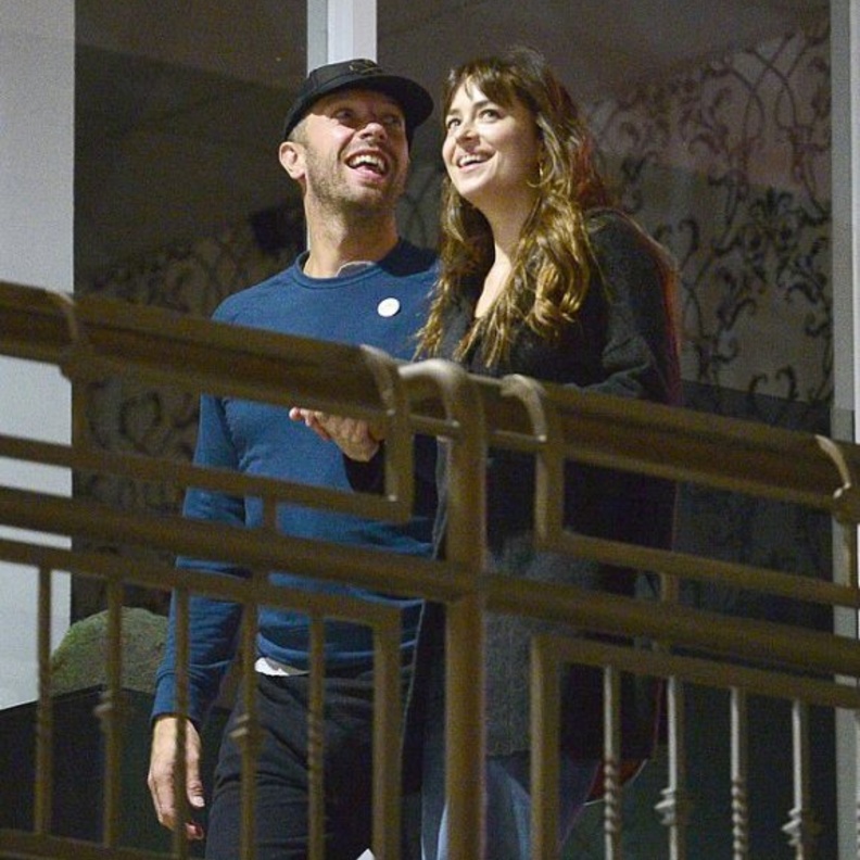 كريس مارتن و داكوتا جونسون 