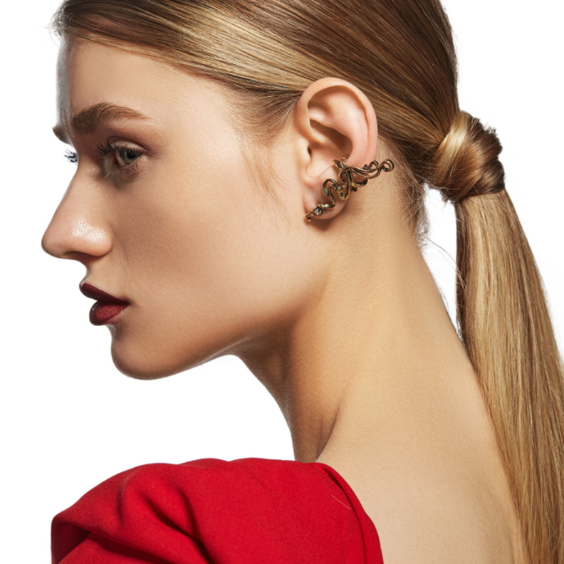  تسريحة ذيل الحصان المنخفضة لإطلالة ناعمة