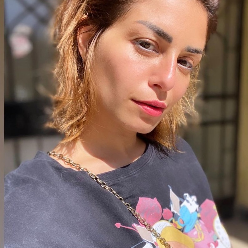 الفنانة منى فضالي