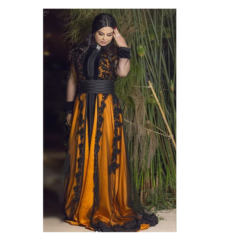  لطيفة رأفت بالقفطان الأنيق