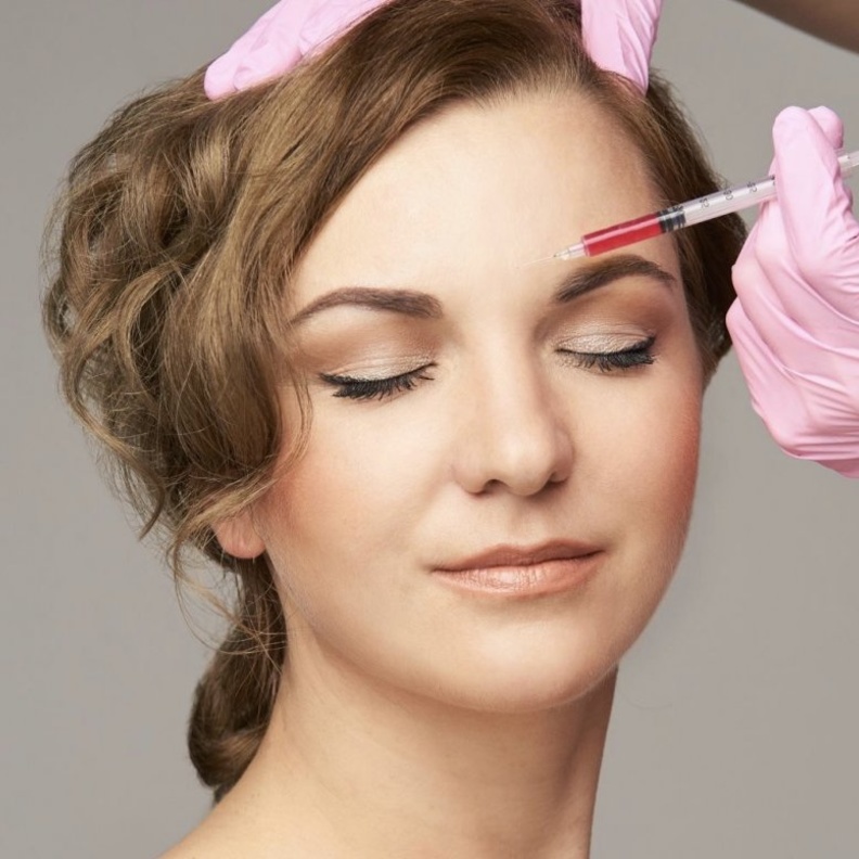 حقن بلازما الدم علاج فعال لكل المشاكل المتعلقة بالوجه مثل تحسين مظهر التجاعيد والندبات والدوائر تحت العين