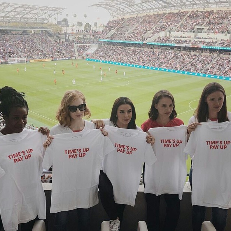 ناتالي بورتمان ونجمات هوليوود 