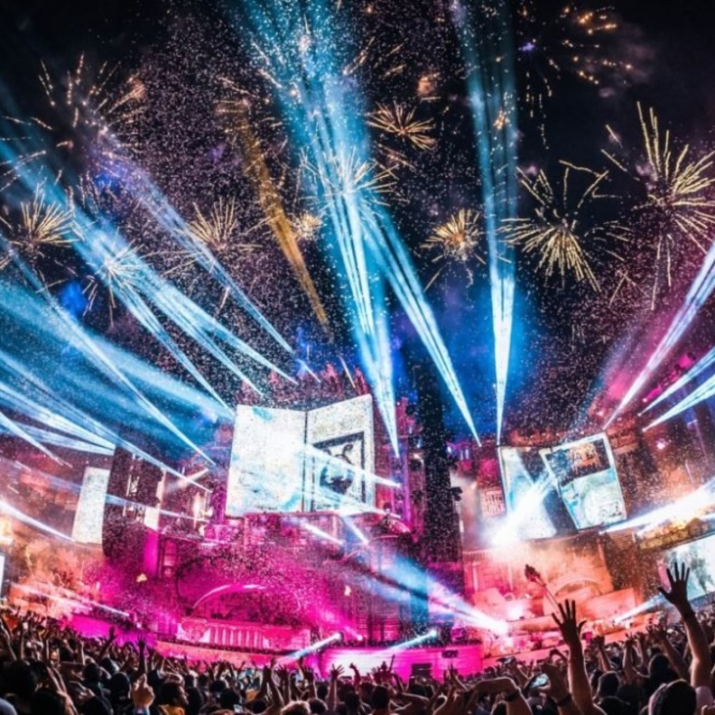 عرض الفعالية الموسيقية "تومورولاند" ضمن مفاجآت صيف دبي 2020