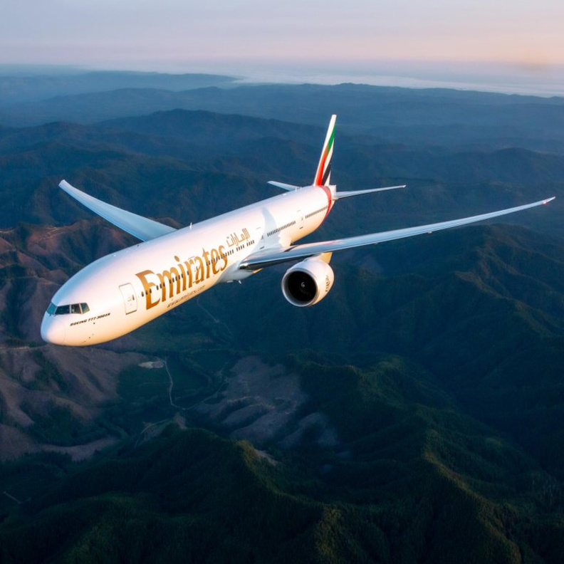 طيران الإمارات أول ناقلة جوية تغطي تكاليف "كوفيد-19" الطبية للمسافرين من وإلى الدولة وحول العالم