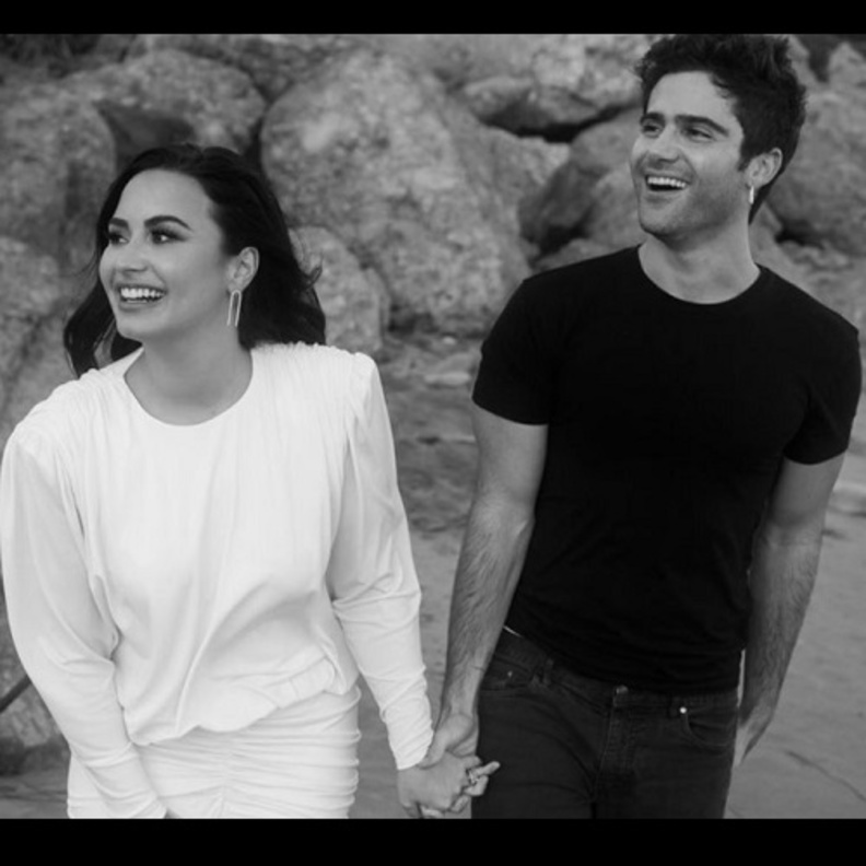 ديمي لوفاتو وماكس إهريش في ماليبو