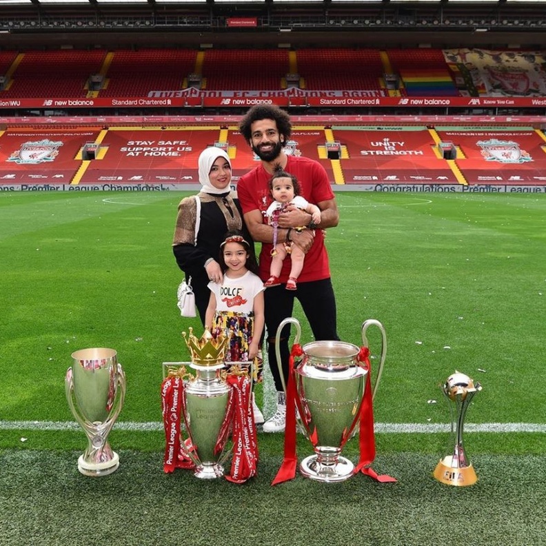 محمد صلاح وأسرته