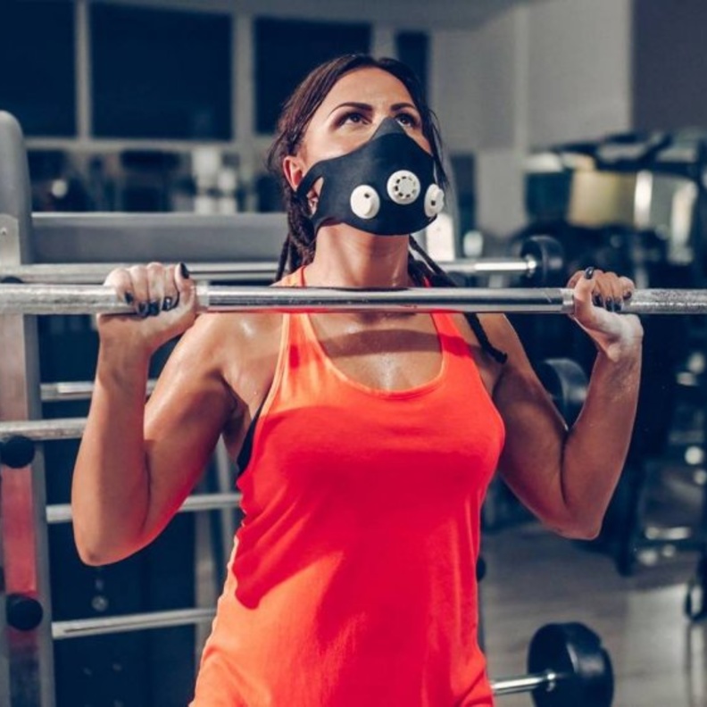 الكمامة الرياضية يجب أن تسمح بالتنفس الجيد