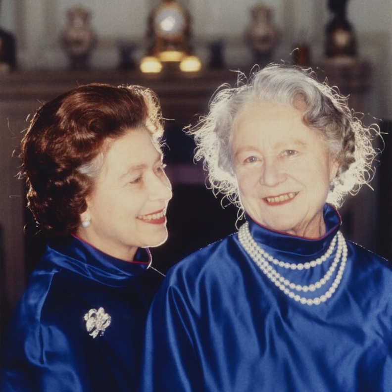 حلقات وثائقية جديدة.. تكشف كيف اشتعلت الغيرة في قلب الملكة الأم بعد تولي ابنتها إليزابيث العرش