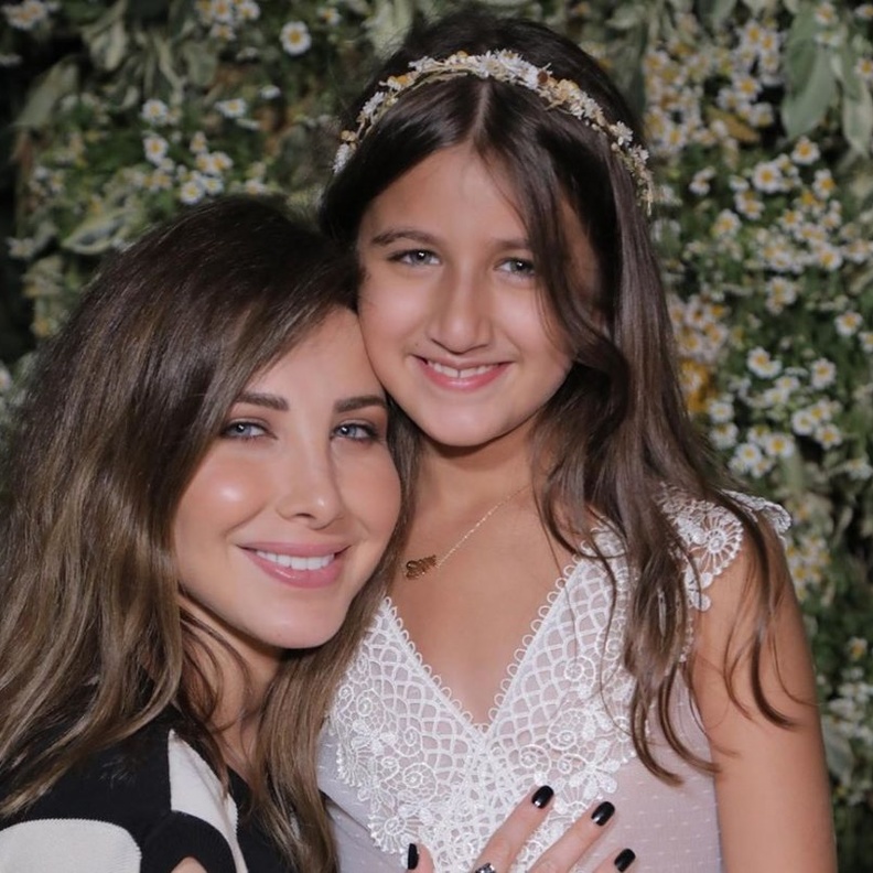 نانسي عجرم وابنتها