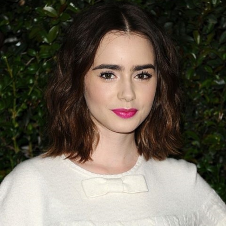 أحمر الشفاه بدرجات الوردي