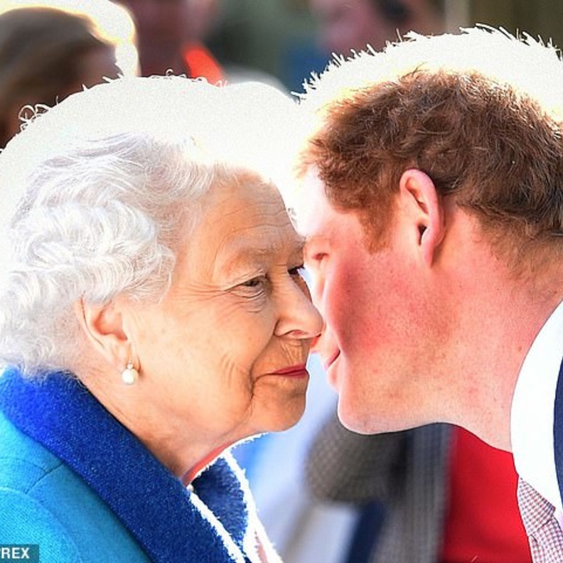 تعرفوا على تفاصيل الغداء الأخير الذي جمع بين الأمير هاري وجدته الملكة