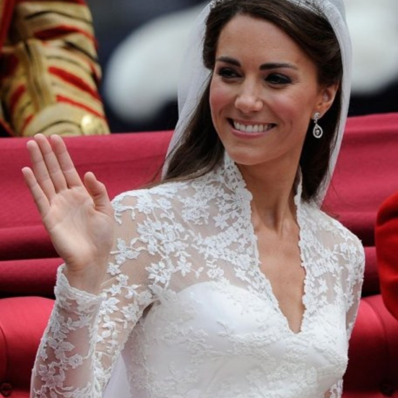 ما هو التاج المفضل لدي كيت ميدلتون ملكة بريطانيا المستقبلية؟