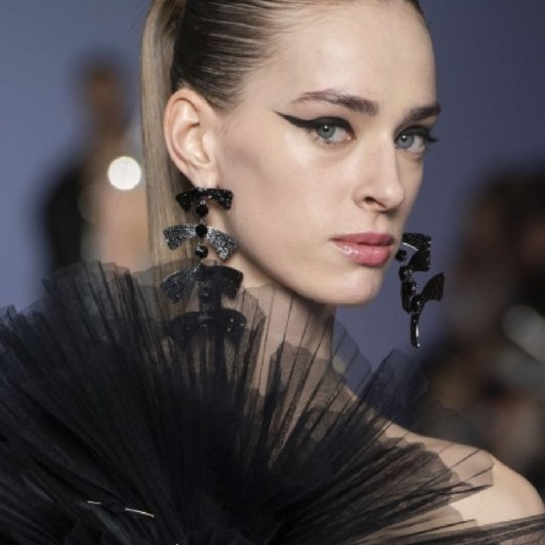 اجمل طرق تطبيق رسمات آيلاينر ممدودة لعيد الاضحى 2020 على طريقة Georges Hobeika