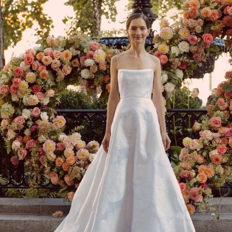  فستان من lela rose