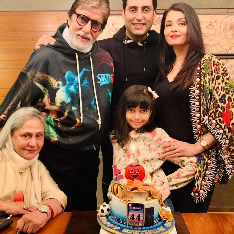 عائلة اميتاب باتشان 