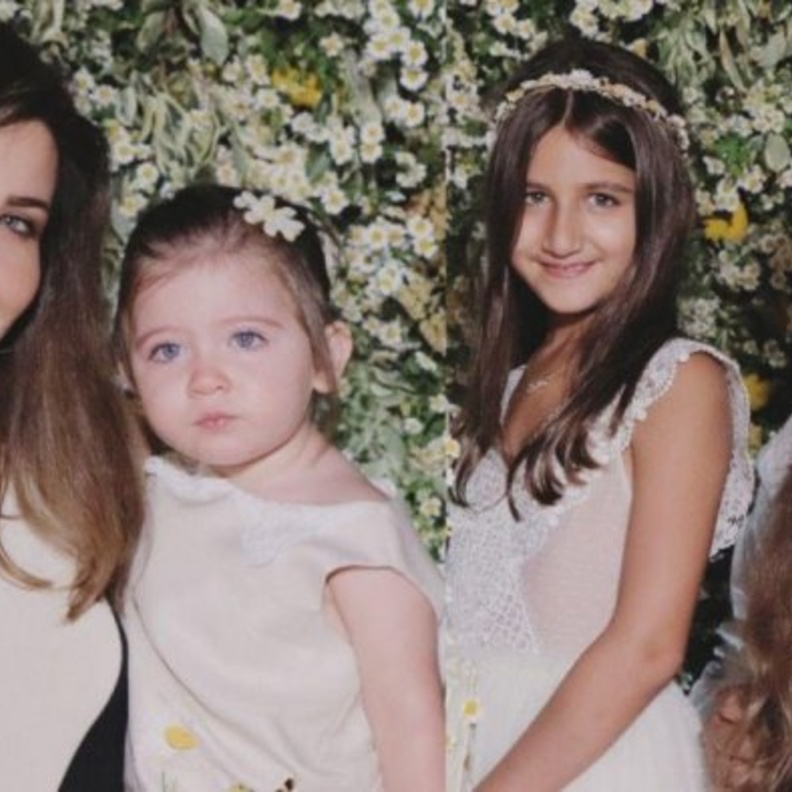 نانسي عجرم مع بناتها