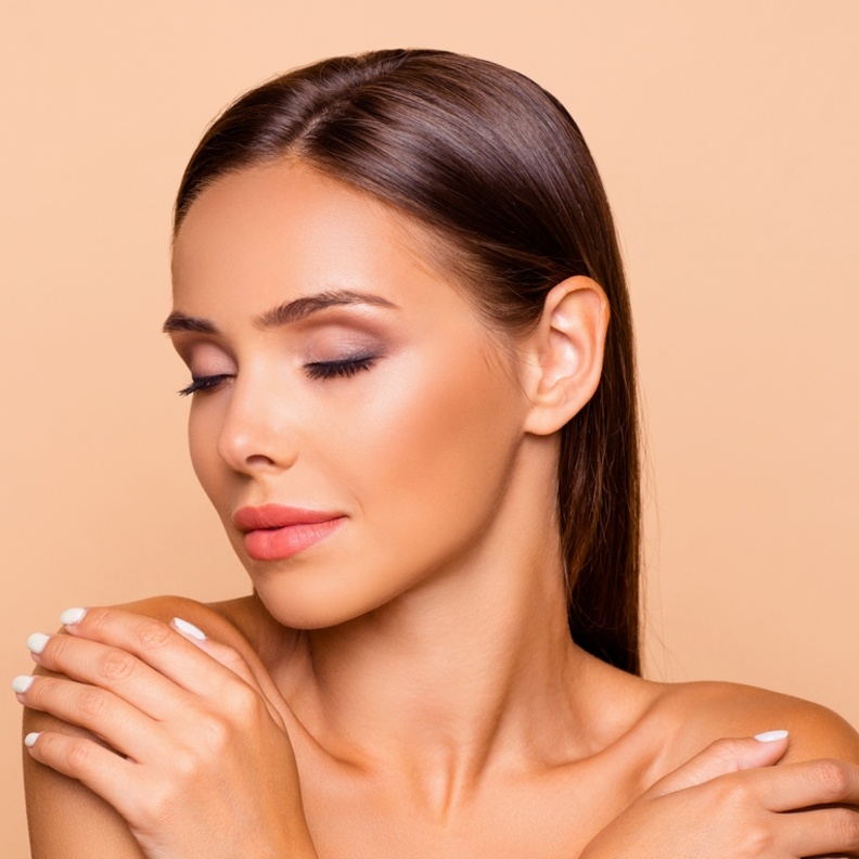  أفضل أنواع البرونزر لبشرة صيفية مذهلة في 2020