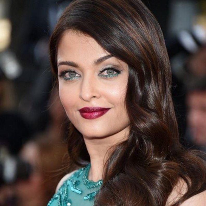  كيفية العناية بالبشرة بعد سن الاربعين على طريقة ايشواريا راي