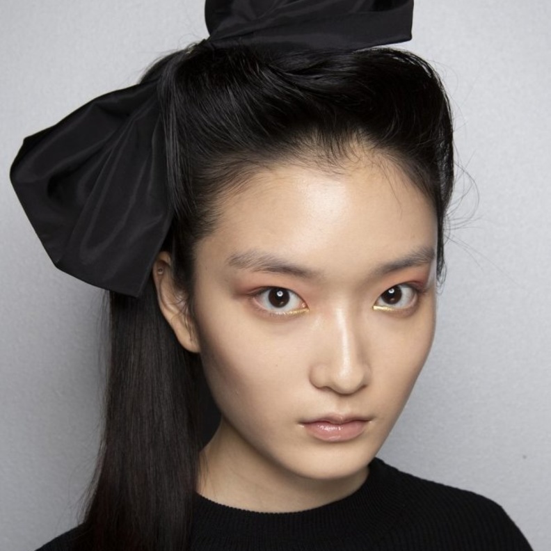  اكسسوارات شعر العقدة الكبيرة والسوداء من دار Annakiki