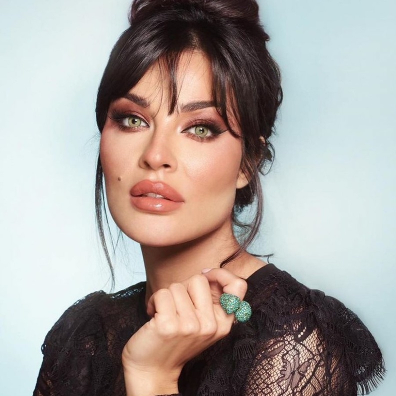 نادين نيجيم بمكياج ناعم