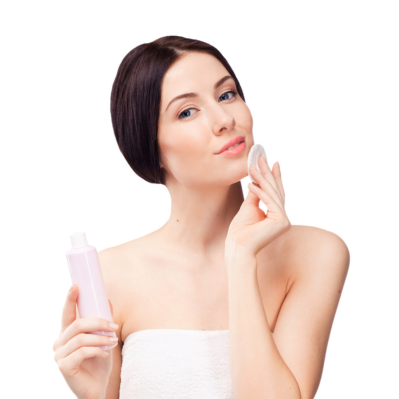 ضعي التونر لقفل مسام الببشرة