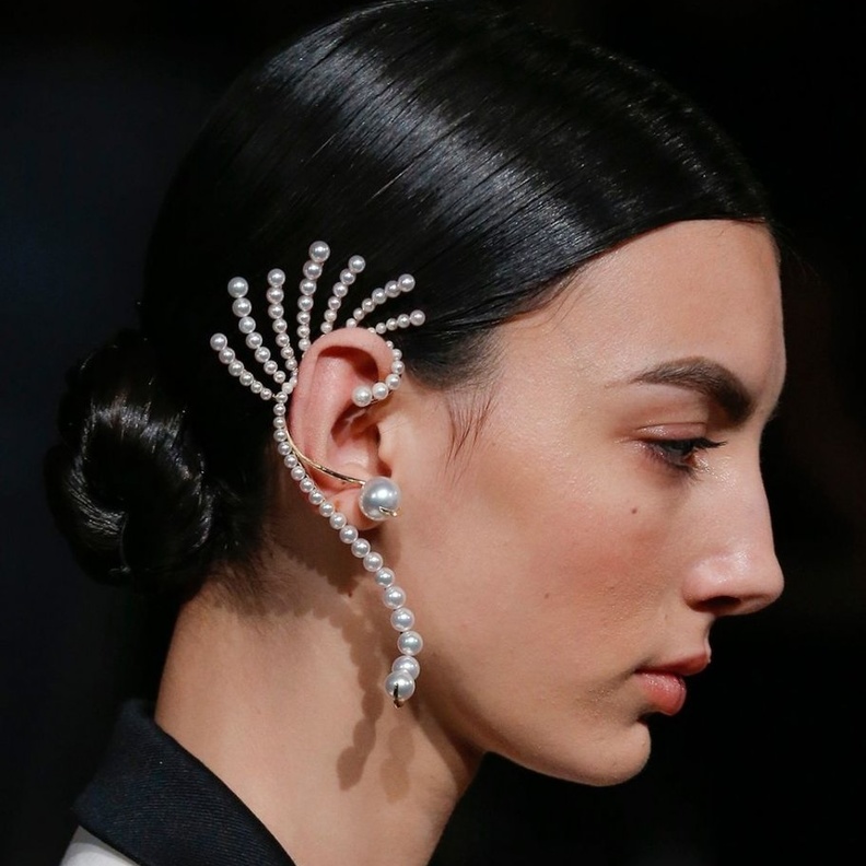 القرط الواحد أبرز صيحة مجوهرات 2020