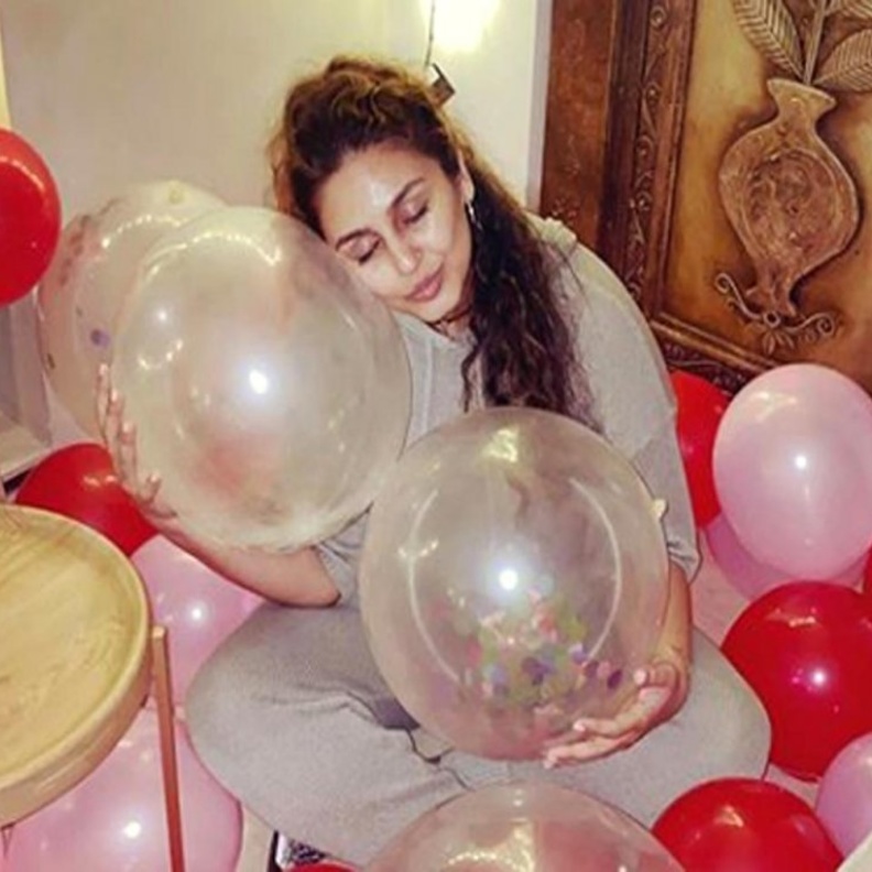  هوما قرشي تنشر صوره من حفل عيد ميلادها 