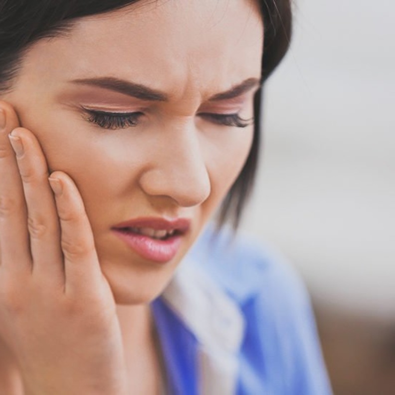 ألم عصب الأسنان ينتج من التهابه