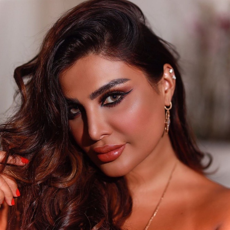  مكياج زفاف قوي مع الايلاينر من وحي النجمة أمل العوضي