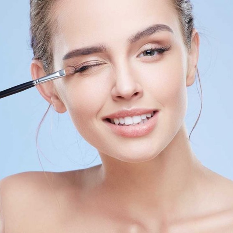 طريقة وضع مكياج وردي ناعم