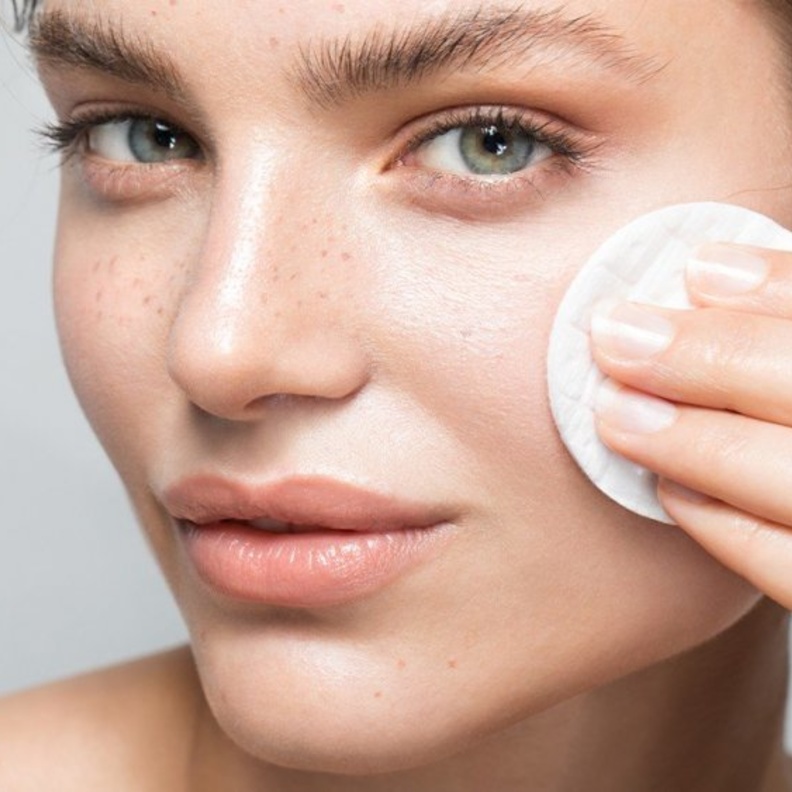 استخدمي التونر لتجديد البشرة وتنعيمها بعد عيدالأضحى