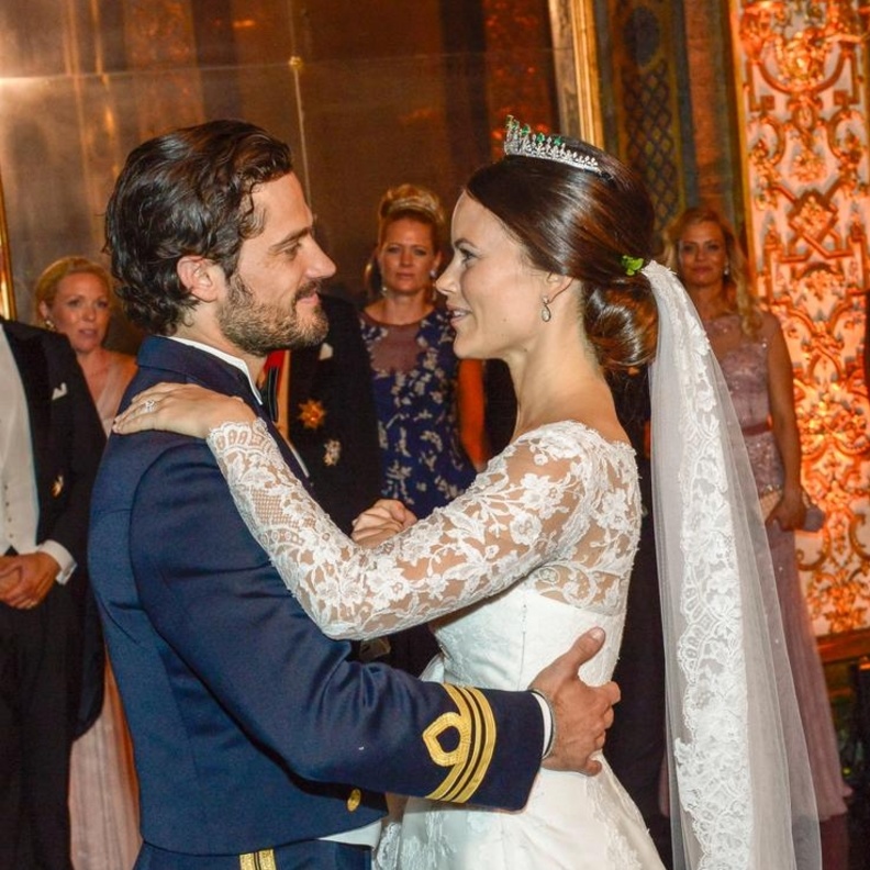 أغنية الرقصة الأولى للعروسين في حفل زفاف الأمير كارل فيليب Prince Carl والأميرة صوفيا Princess Sofia
