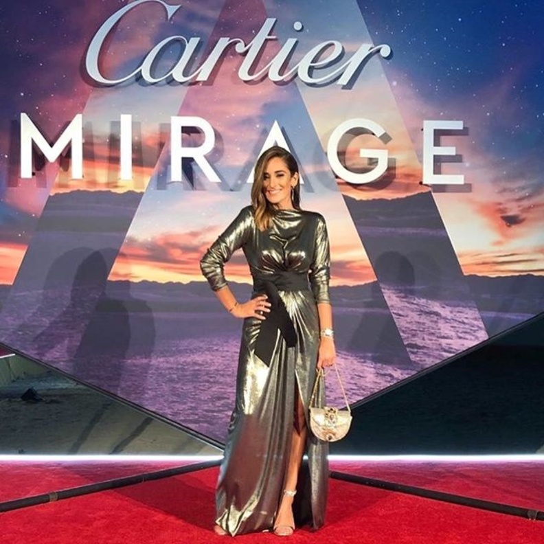 موديلات فساتين خطوبة طويلة 