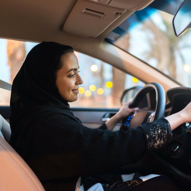 أخطاء يجب تجنبها اثناء القيادة في السعودية