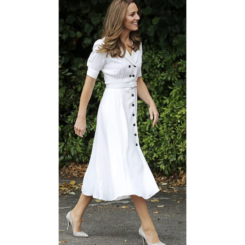 كيت ميلدتون تتالق بفستان صيفي