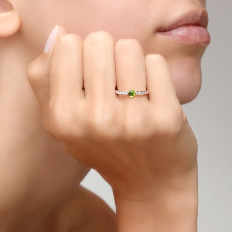 اختاري مجوهرات البريدوت لهدايا مولودات أغسطس