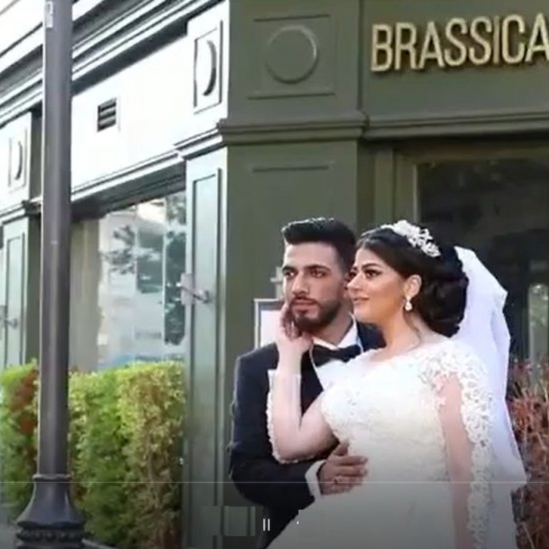 العروسان لحظات قليلة قبل الإنفجار