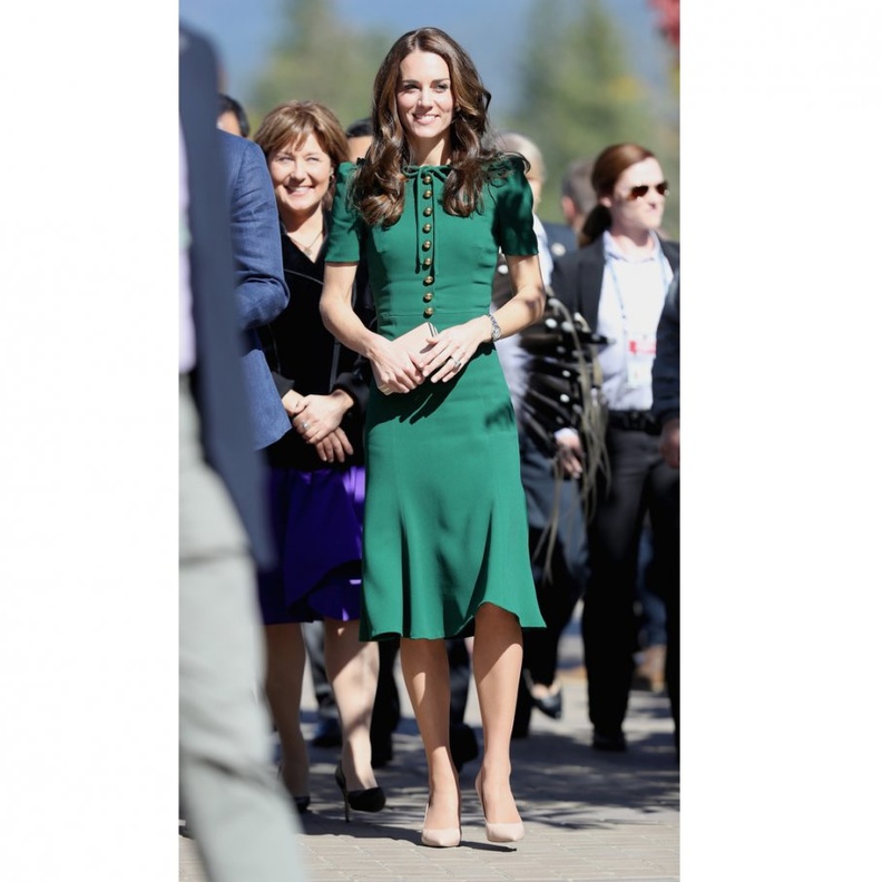  فستان ميدي أخضر من غوتشي اختارته كيت ميدلتون