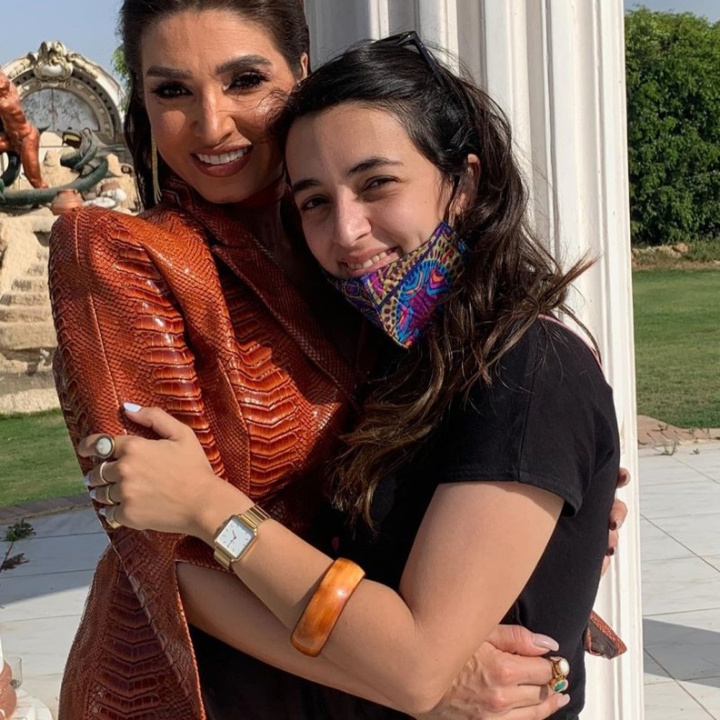 روجينا وابنتها