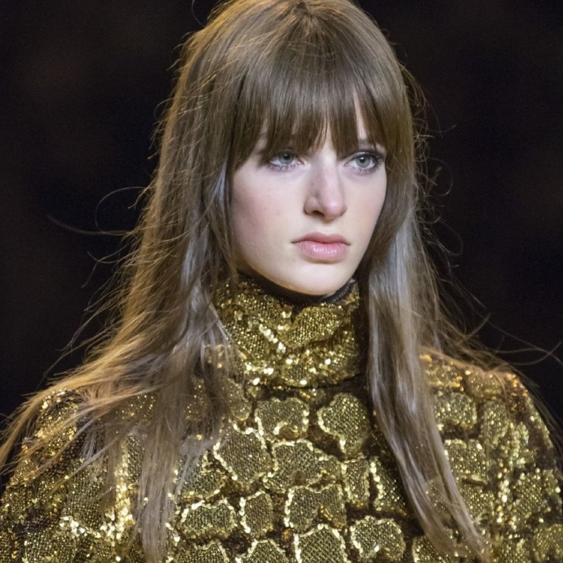 خطوات عمل تسريحات شعر انيقة للشعر الطويل