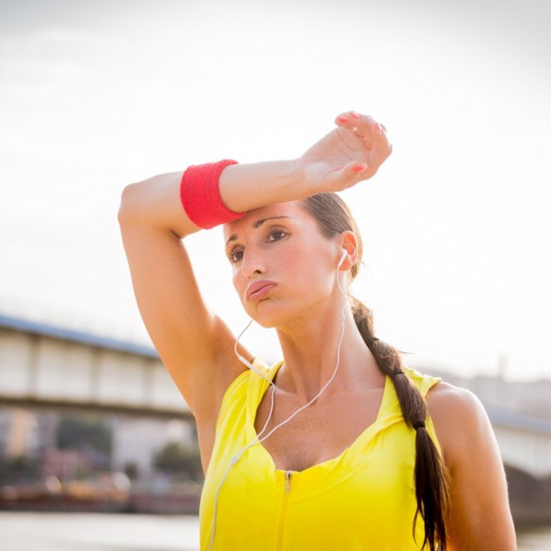 تجنب اشعة الشمس في اوقات الذروة يقي من طفح الحر