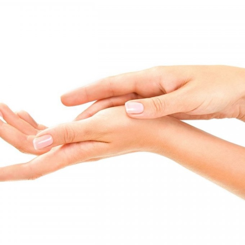 احصلي على يدين فاتحتين بخلطات متنوعة من النشا