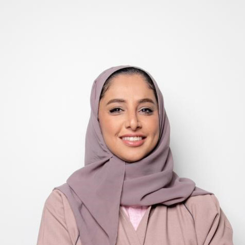 وضحة بن زرعه مديرة تمكين المرأة في وزارة الاتصالات وتقنية المعلومات