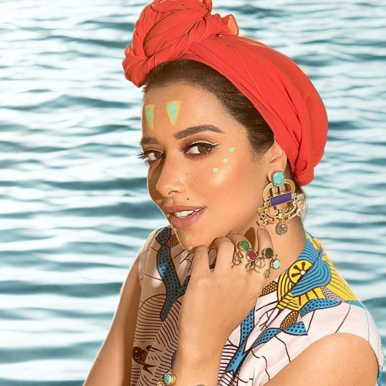  طريقة رسم الايلاينر العريض بأسلوب بلقيس فتحي لاطلالة جذابة في صيف 2020