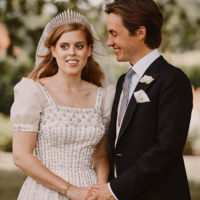 من هن سيدات العائلة المالكة البريطانية اللاتي تزين بتاج الملكة ماري تيك؟