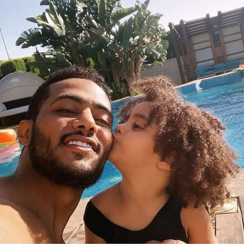 محمد رمضان وابنته كنز