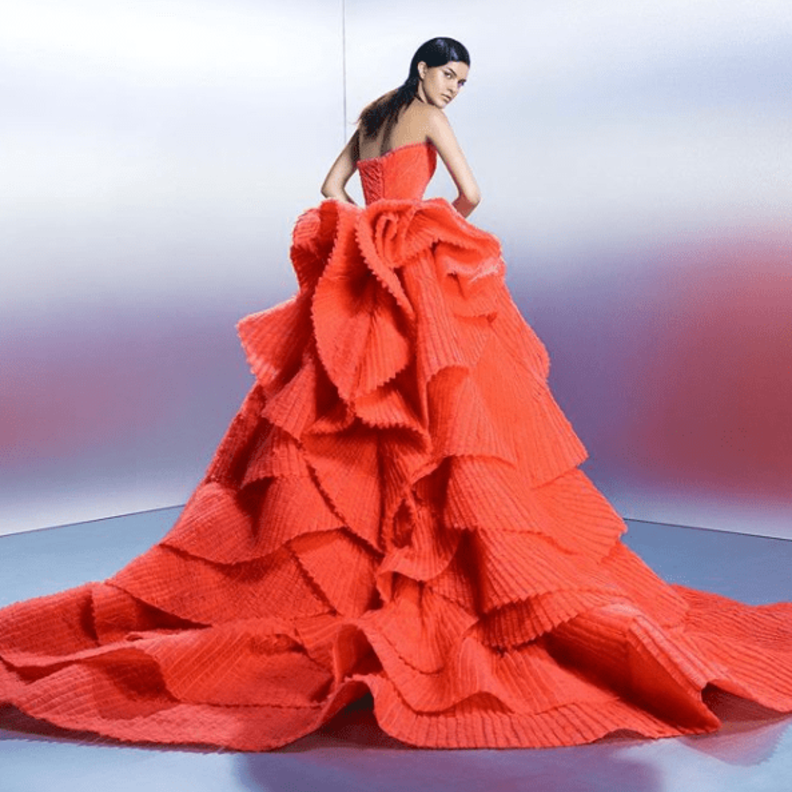 فساتين خطوبة باللون البرتقالي  بتوقيع  MICHAEL CINCO