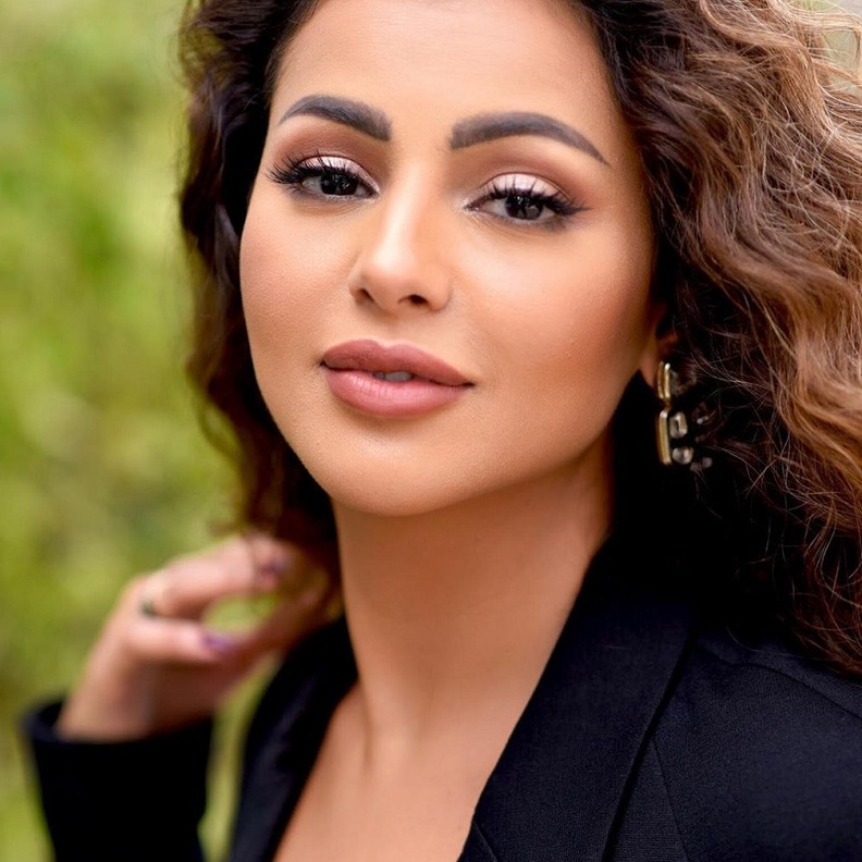 مكياج ناعم باسلوب النجمات