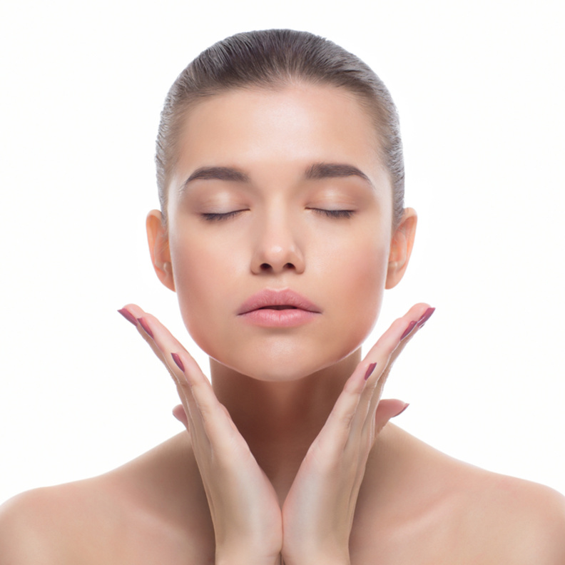  تمنح شرائح الشمام الرطوبة والنعومة اللازمة لانسجة البشرة