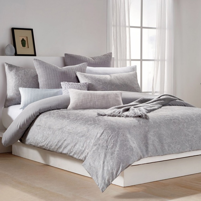 مفارش سرير أنيقة ورائعة من DKNY